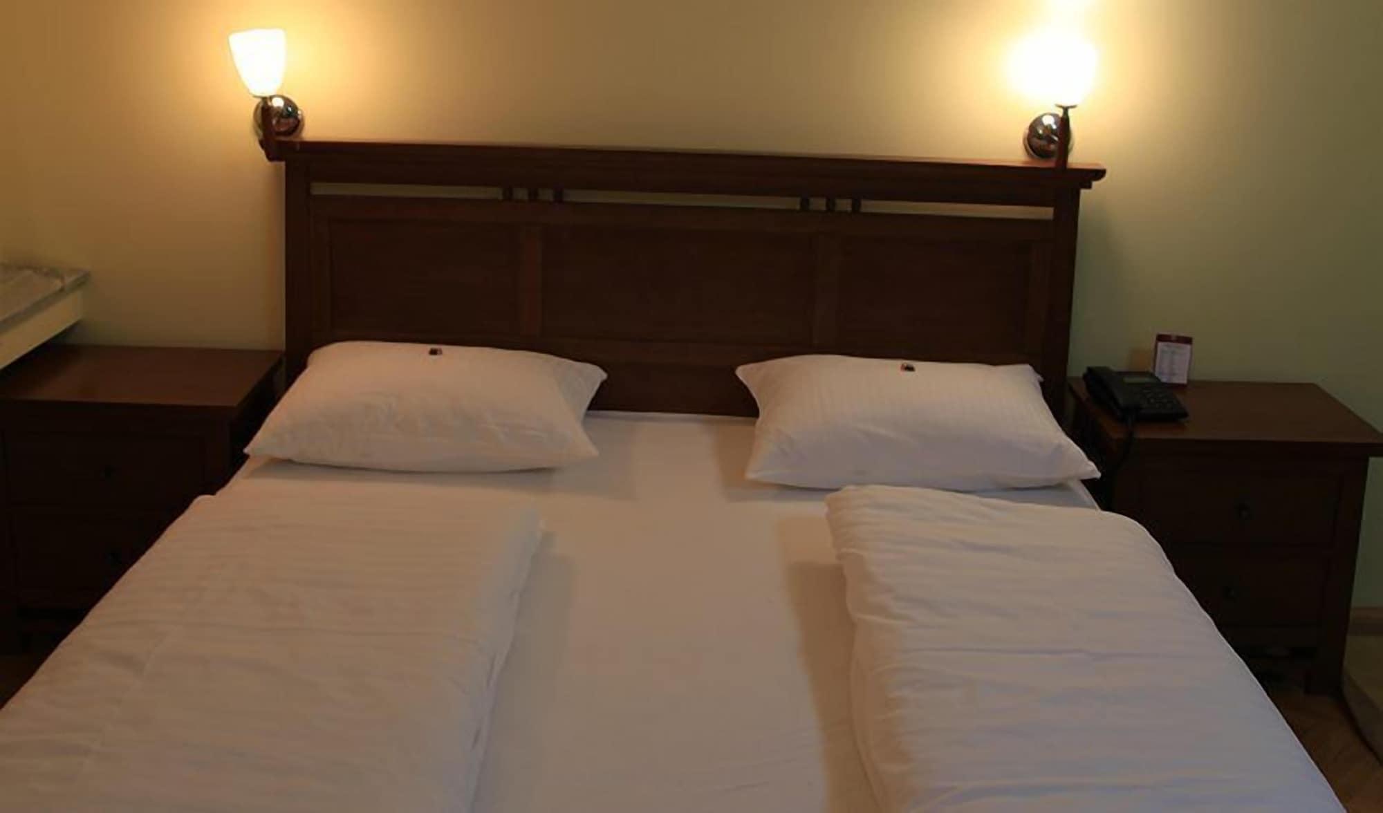 Hotel Pahuljica Vlasic Esterno foto
